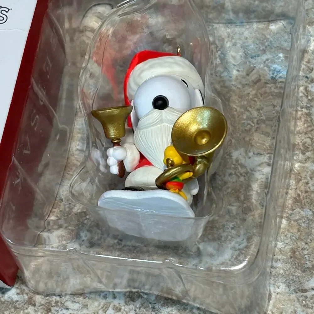 Hallmark Keepsake Peanuts Bell-Ringer Snoopy Christmas Decor Ornament 2018
